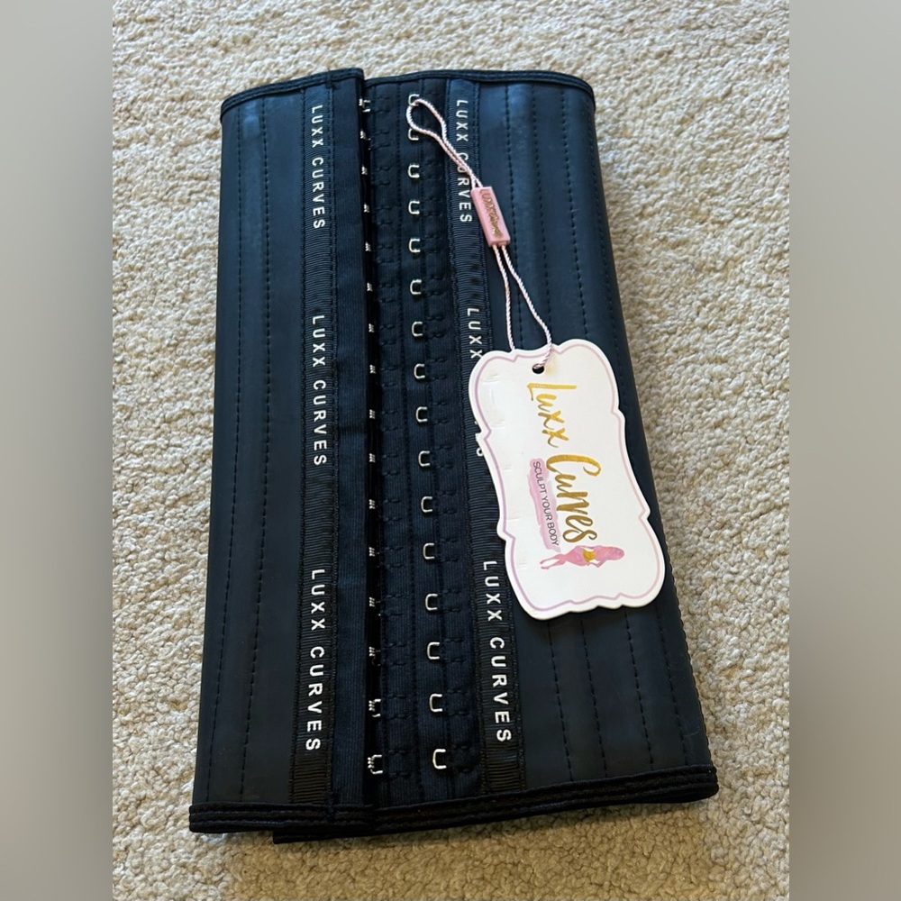 NWT Luxx Curves 25 Steel Bones Waist Trainer size XS Medium Torso